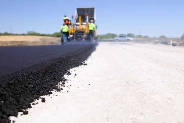Best Driveway Paving Contractor  in Eastlawn Gardens, PA